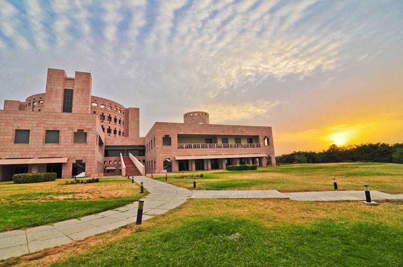 ISB Hyderabad Fees, Placements, Courses, Cut-Off and Admission